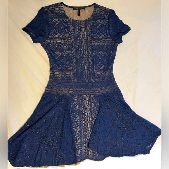 Elegant midnight blue cocktail dress. By BCBG size 6 - Picture 2 of 3